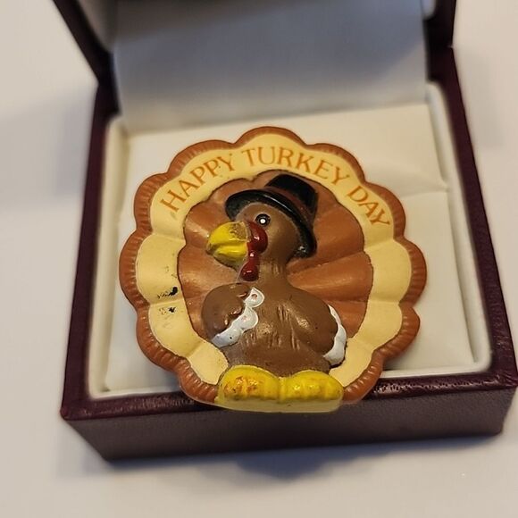 Russ Thanksgiving Hapy Turkey Day Lapel Pin Plastic Vintage Brooch - Picture 1 of 4